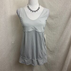 Lululemon Hustle and Bustle Tank NWT Grey Size 8 Lightweight Luxtreme Athleisure